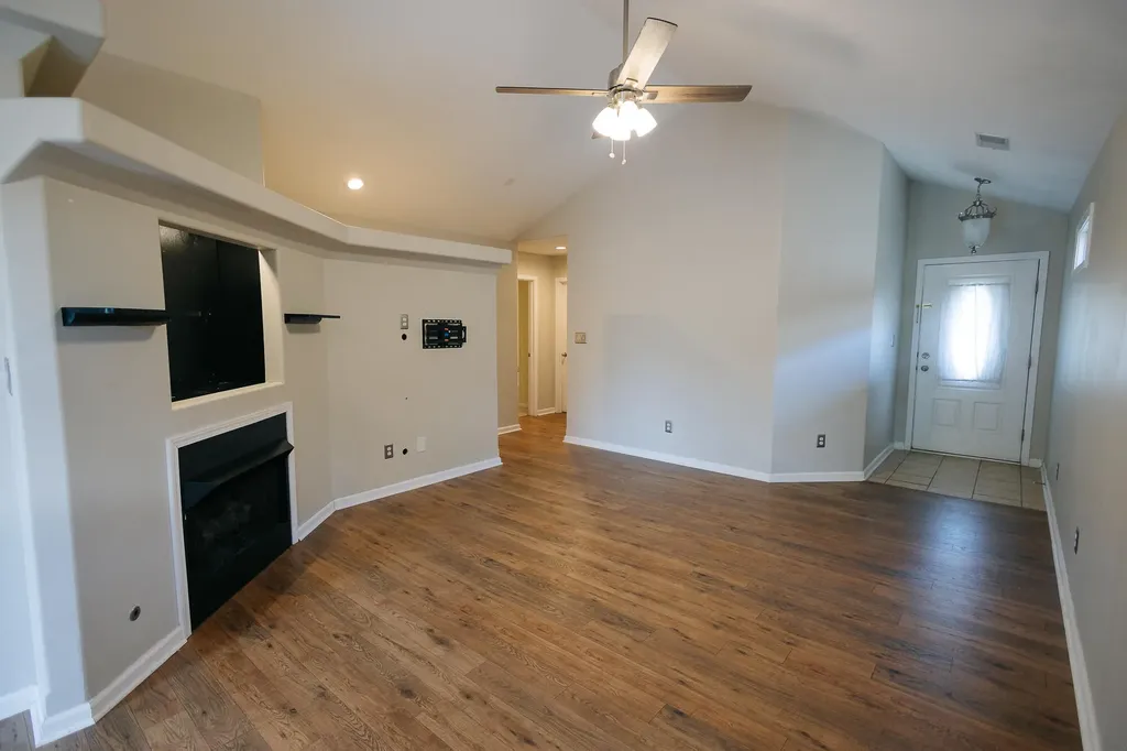 464 Mcconnells Trace Lexington KY 40511