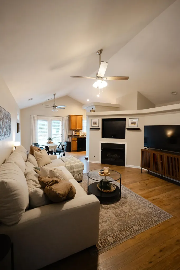 464 Mcconnells Trace Lexington KY 40511