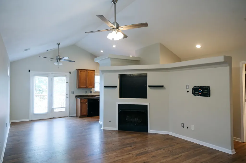 464 Mcconnells Trace Lexington KY 40511