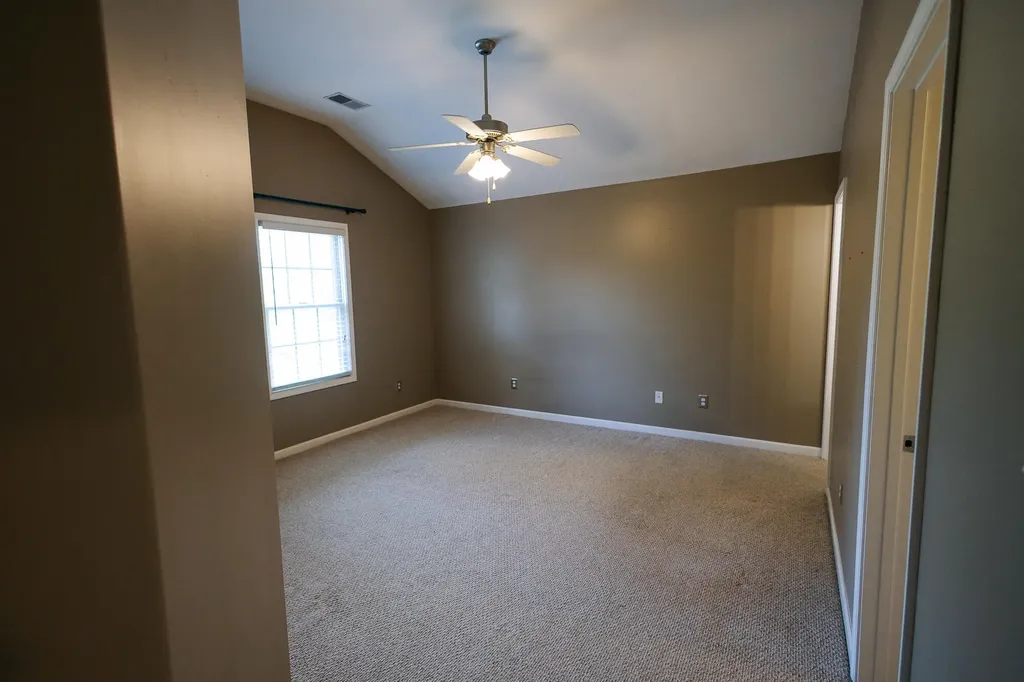 464 Mcconnells Trace Lexington KY 40511