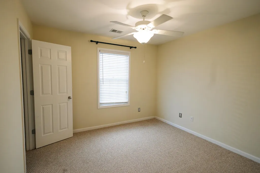464 Mcconnells Trace Lexington KY 40511