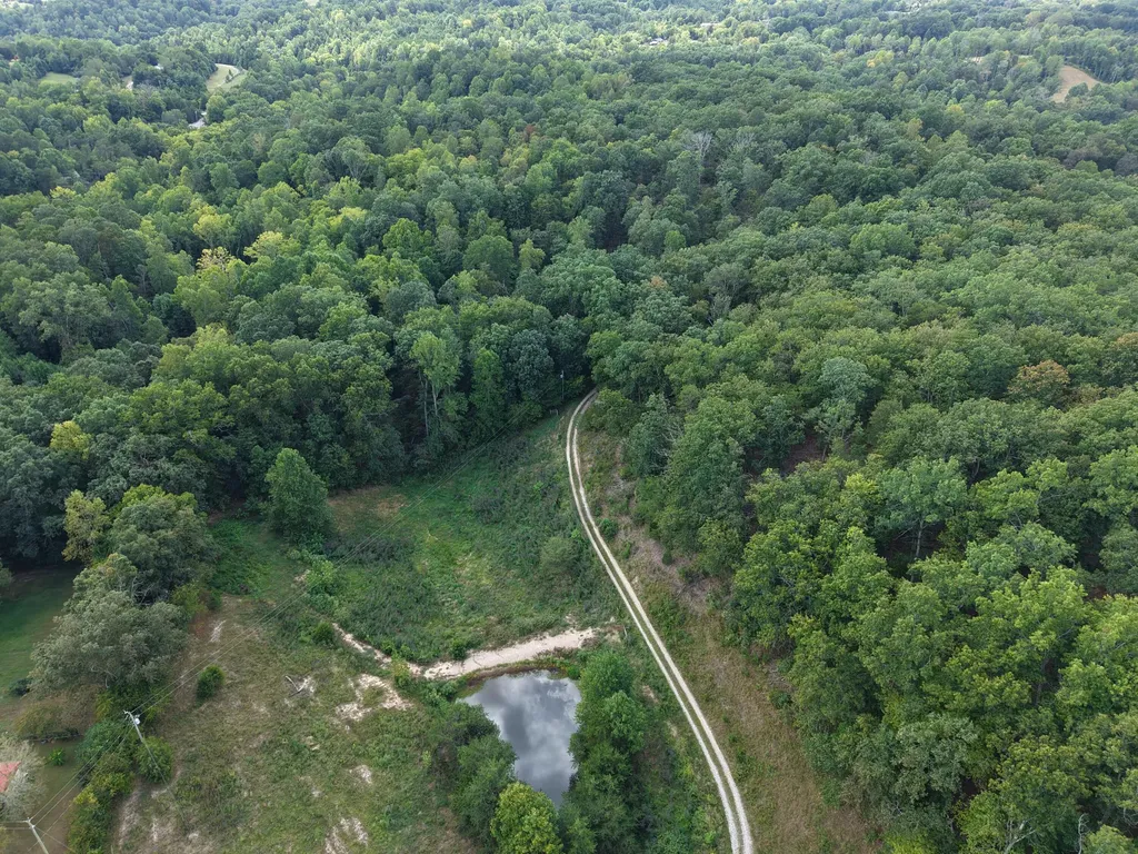 955 Right Angle Road Winchester KY 40391