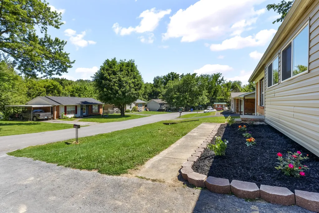 206 Candace Street Campbellsville KY 42718
