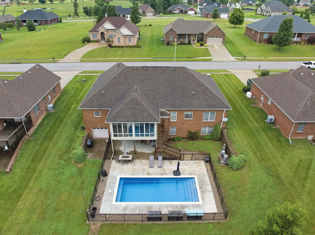 1092 Scenic Garden Lawrenceburg KY 40342