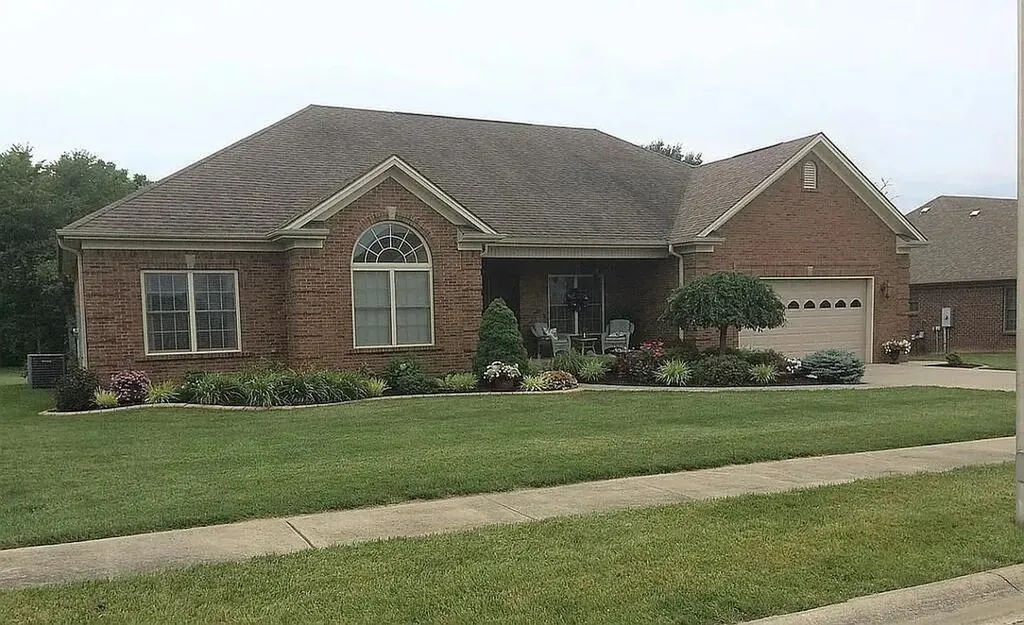 1092 Scenic Garden Lawrenceburg KY 40342