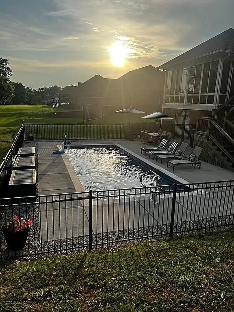 1092 Scenic Garden Lawrenceburg KY 40342
