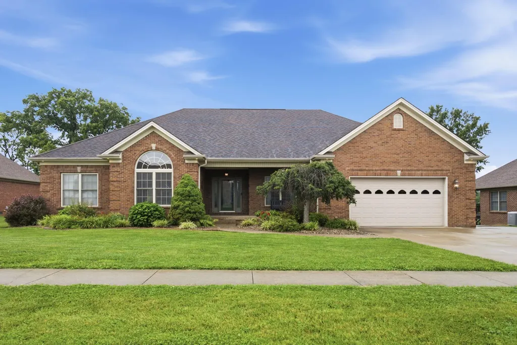 1092 Scenic Garden Lawrenceburg KY 40342