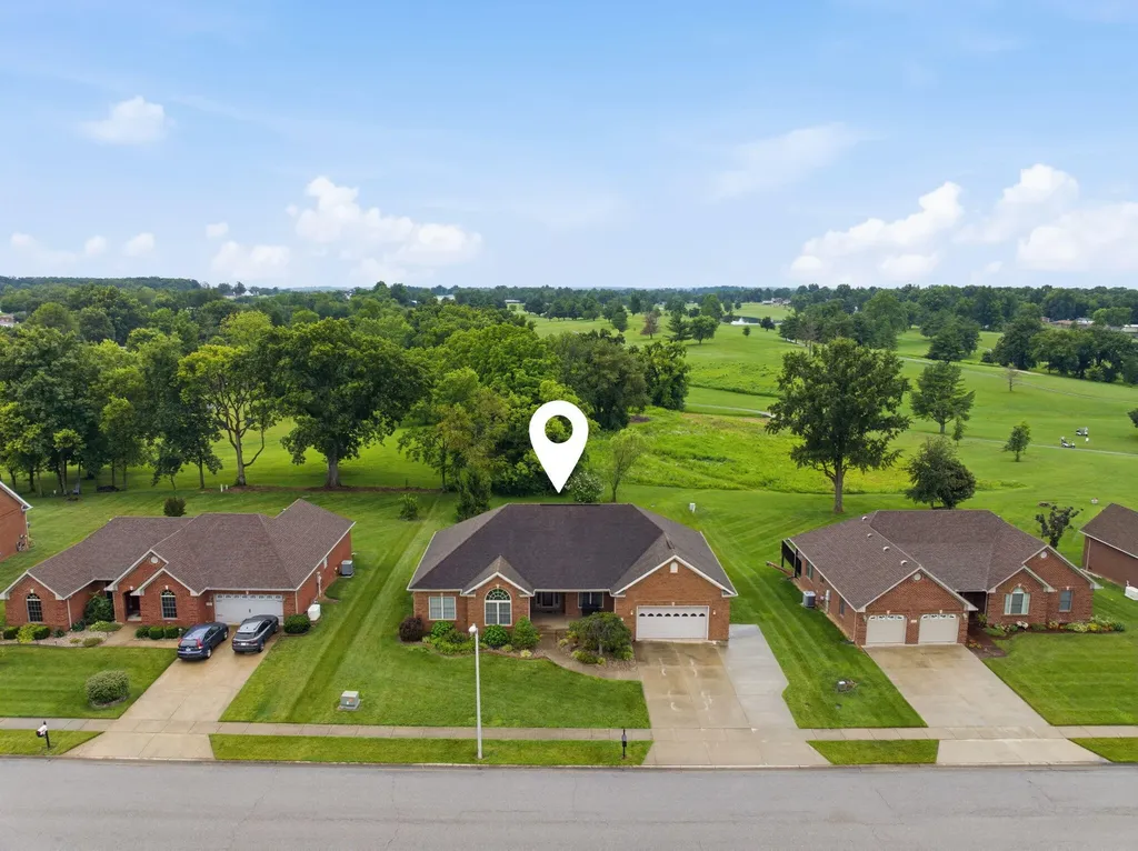 1092 Scenic Garden Lawrenceburg KY 40342