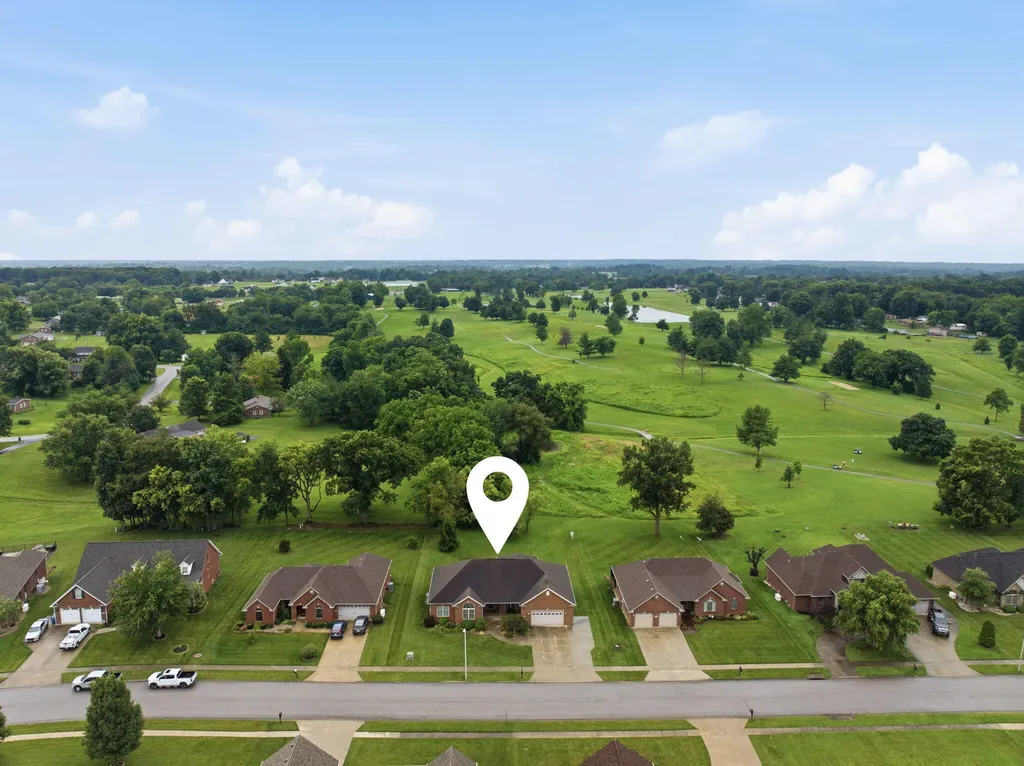 1092 Scenic Garden Lawrenceburg KY 40342