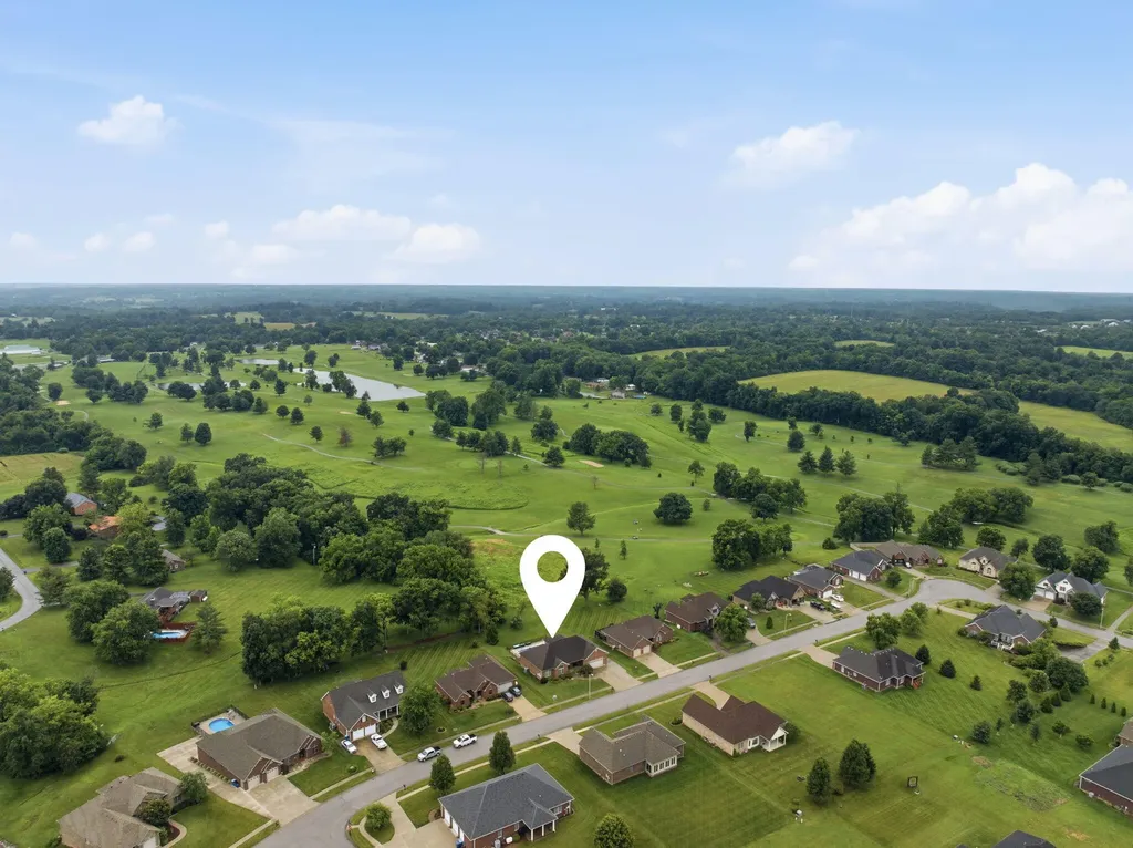 1092 Scenic Garden Lawrenceburg KY 40342