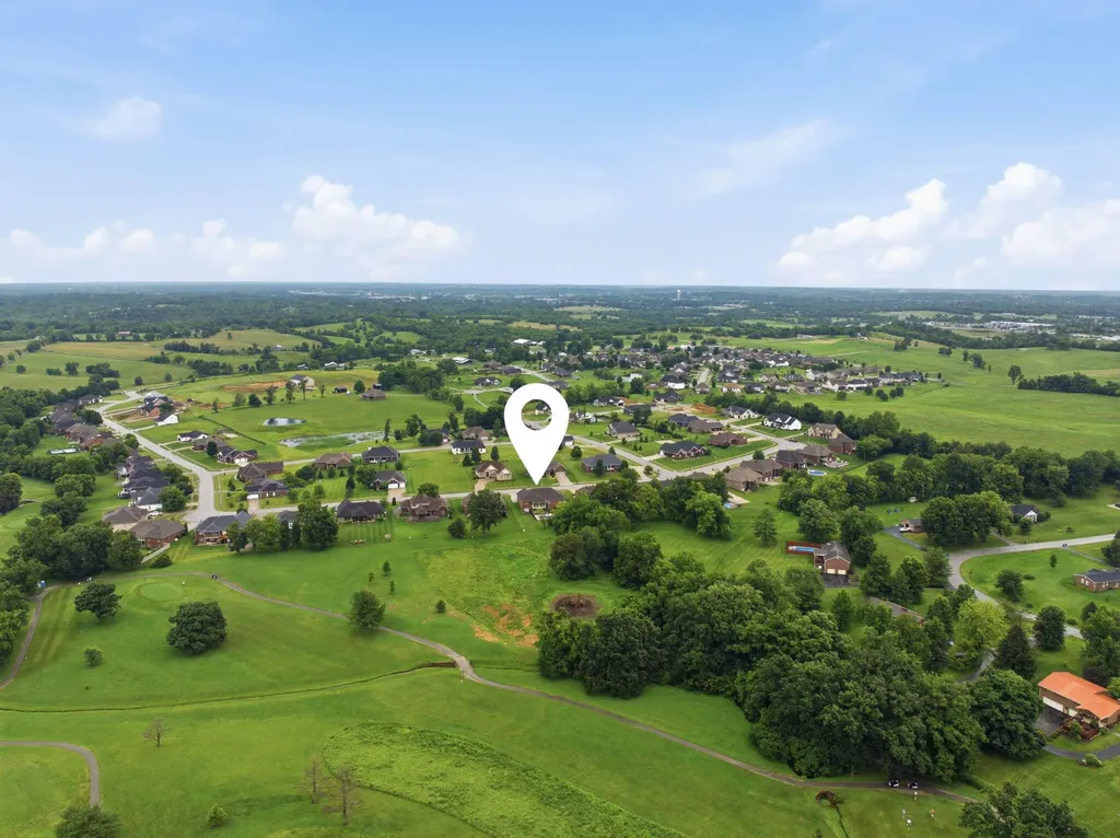 1092 Scenic Garden Lawrenceburg KY 40342