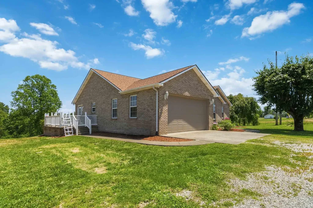 2325 Ky-1394 East Bernstadt KY 40729