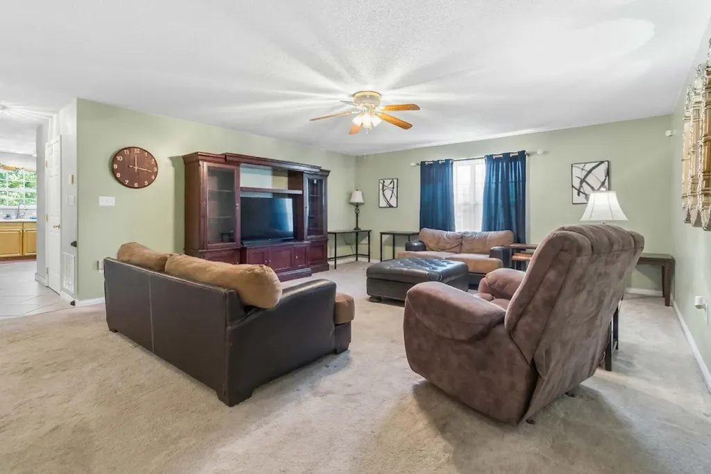 2325 Ky-1394 East Bernstadt KY 40729