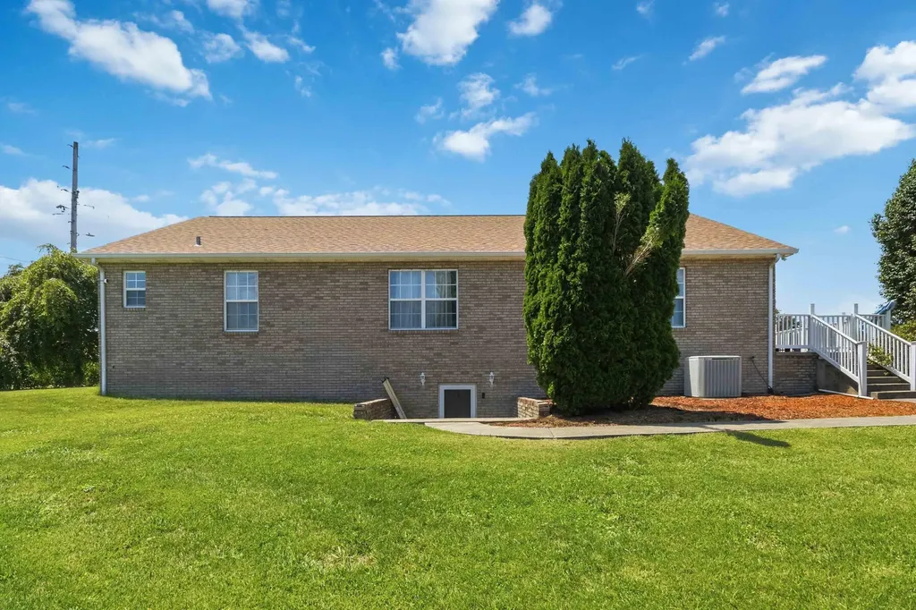 2325 Ky-1394 East Bernstadt KY 40729