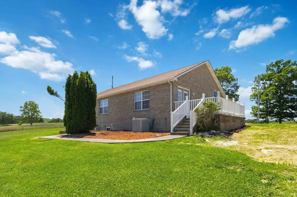 2325 Ky-1394 East Bernstadt KY 40729