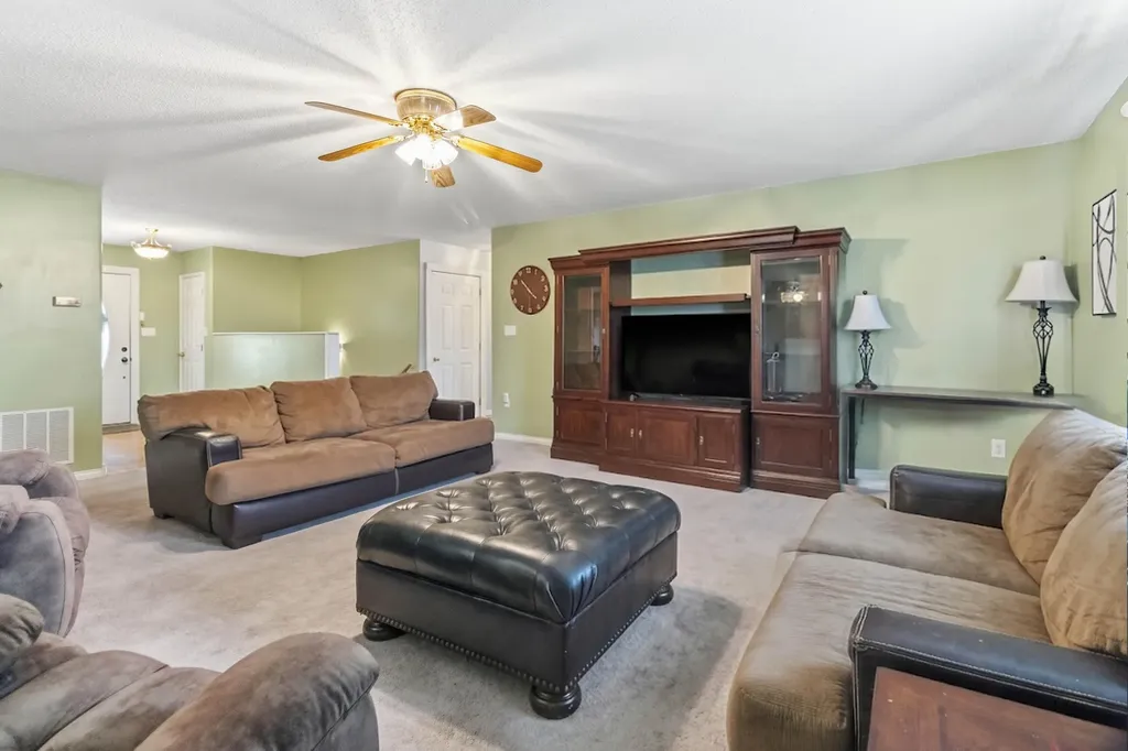 2325 Ky-1394 East Bernstadt KY 40729