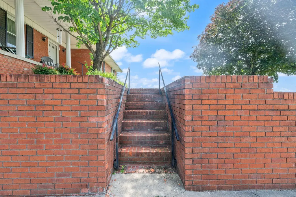 1314 Kit Cowan Road Somerset KY 42501