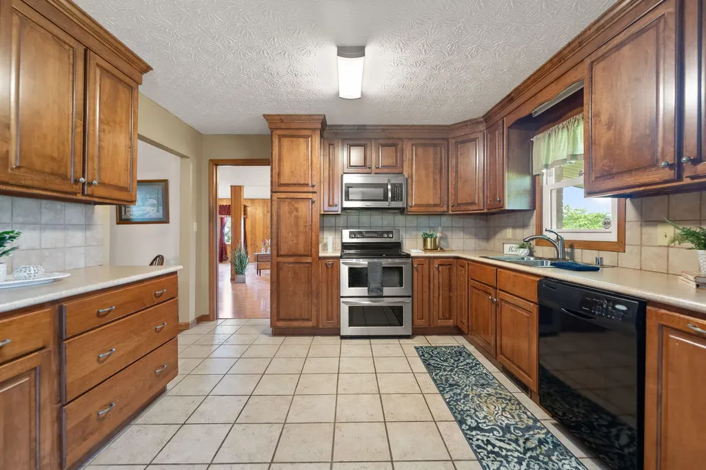 1314 Kit Cowan Road Somerset KY 42501