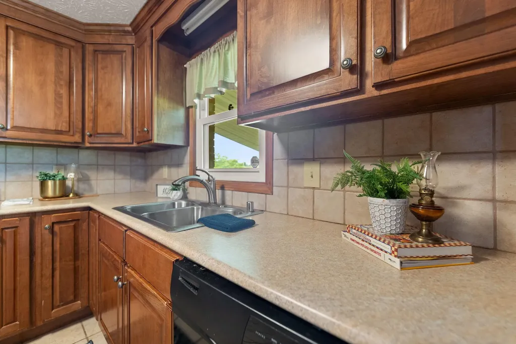 1314 Kit Cowan Road Somerset KY 42501