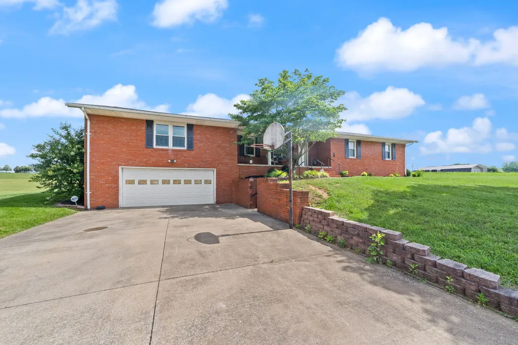 1314 Kit Cowan Road Somerset KY 42501