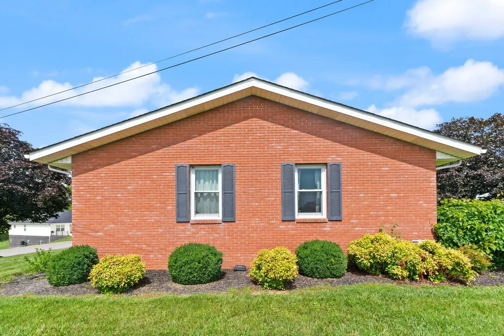 1314 Kit Cowan Road Somerset KY 42501