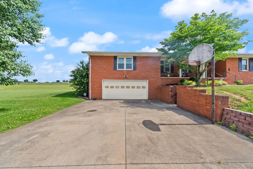1314 Kit Cowan Road Somerset KY 42501