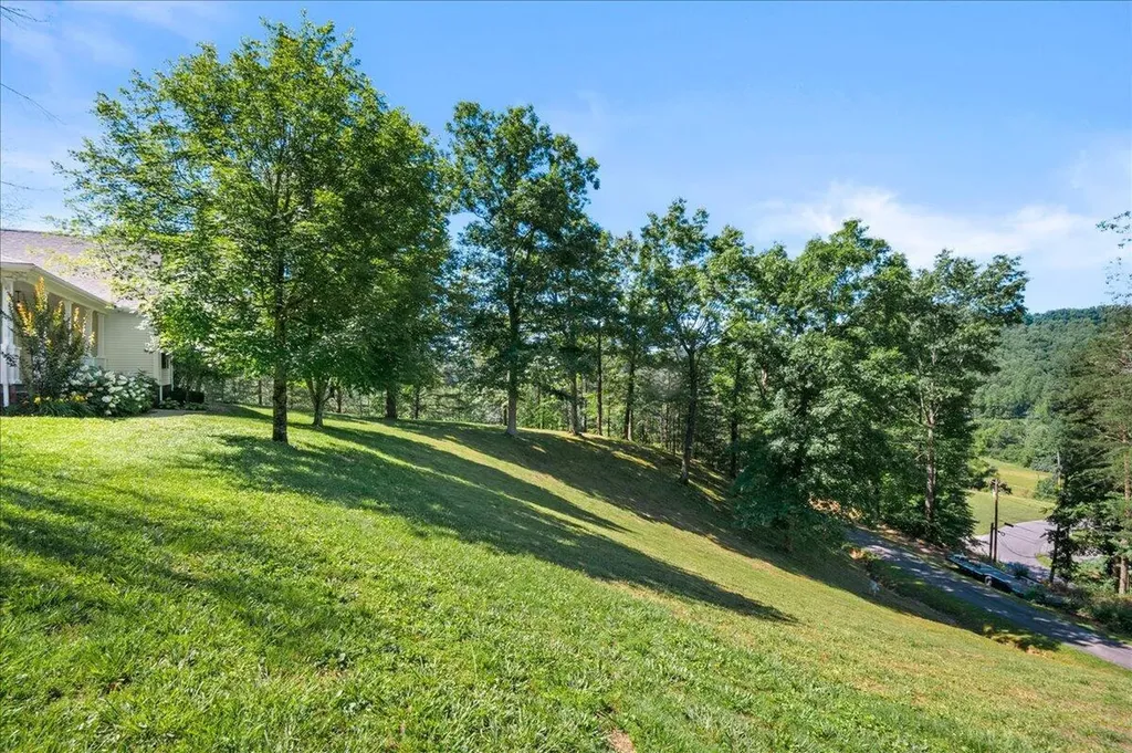342 Jarve Hollow Road Manchester KY 40962