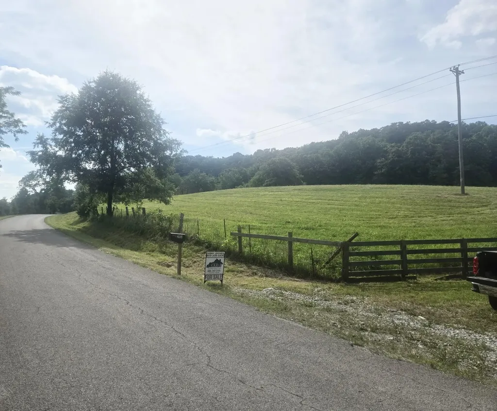 2953 Harmons Lick Road Crab Orchard KY 40419