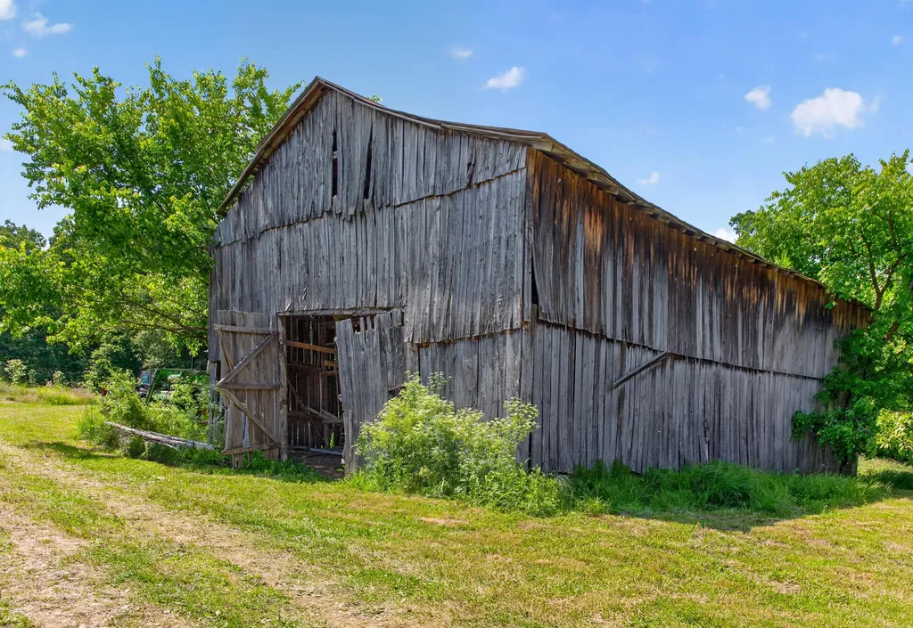 2953 Harmons Lick Road Crab Orchard KY 40419