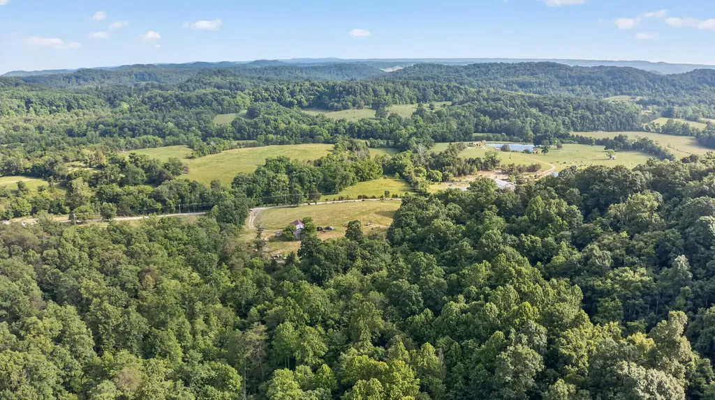 2953 Harmons Lick Road Crab Orchard KY 40419