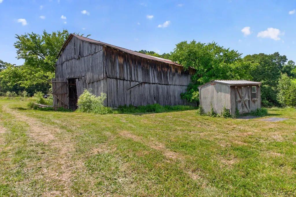 2953 Harmons Lick Road Crab Orchard KY 40419