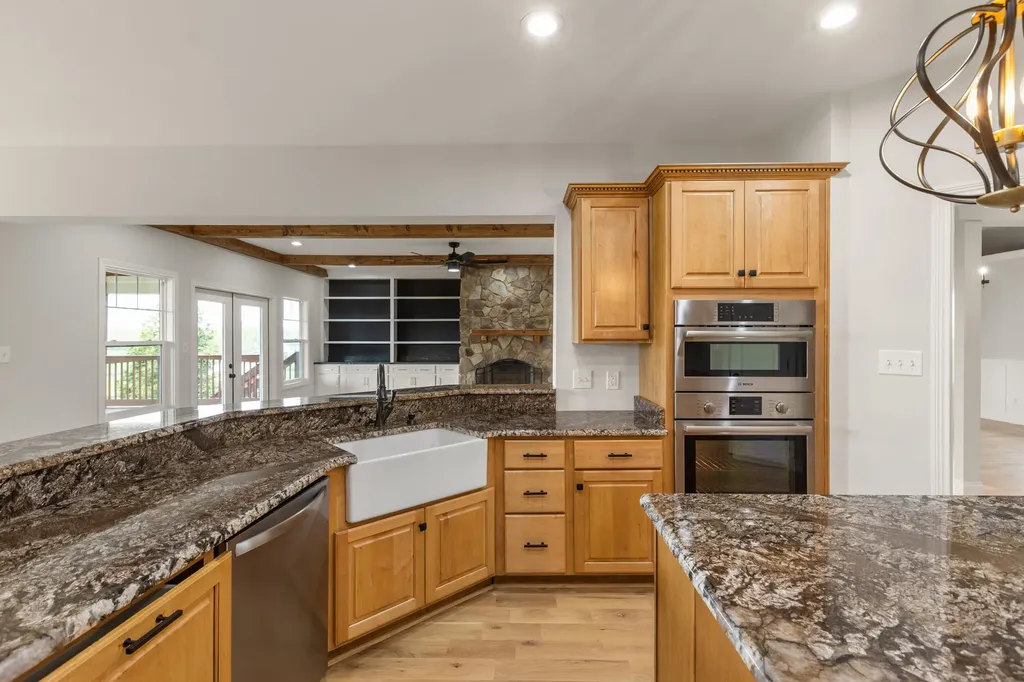 5121 Jacks Creek Pike Lexington KY 40515
