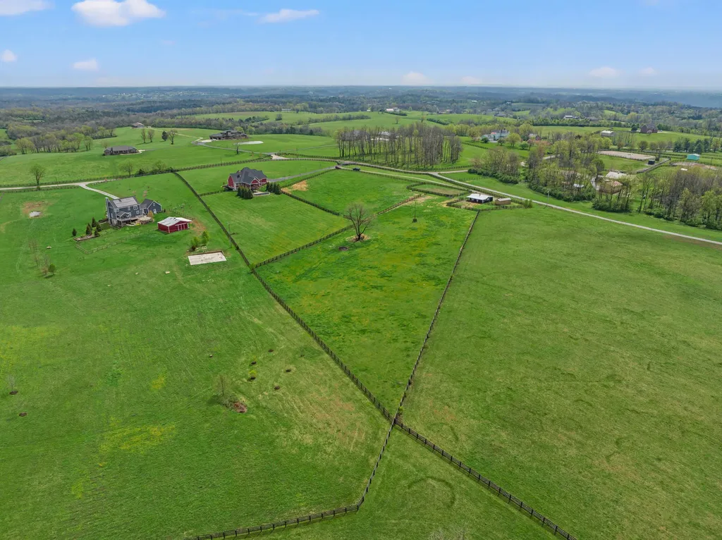 5121 Jacks Creek Pike Lexington KY 40515