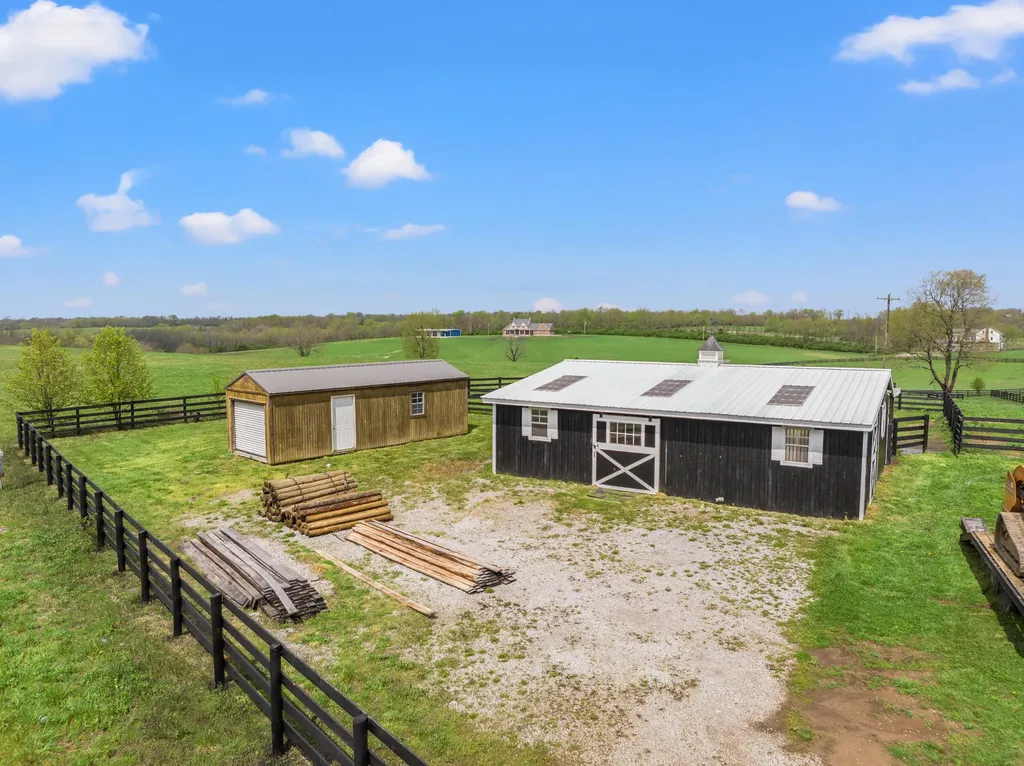 5121 Jacks Creek Pike Lexington KY 40515