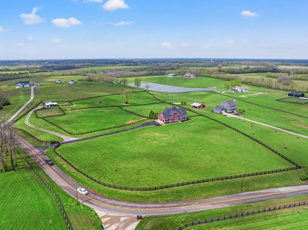 5121 Jacks Creek Pike Lexington KY 40515