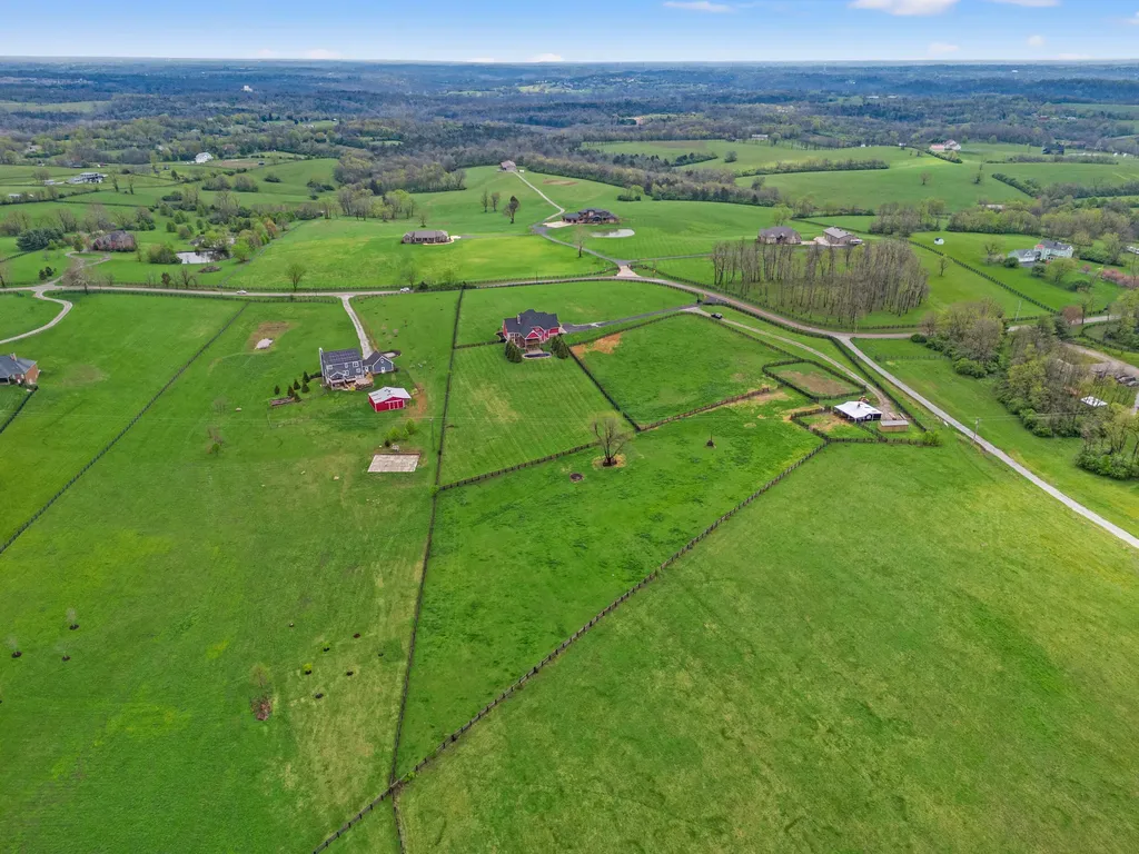 5121 Jacks Creek Pike Lexington KY 40515