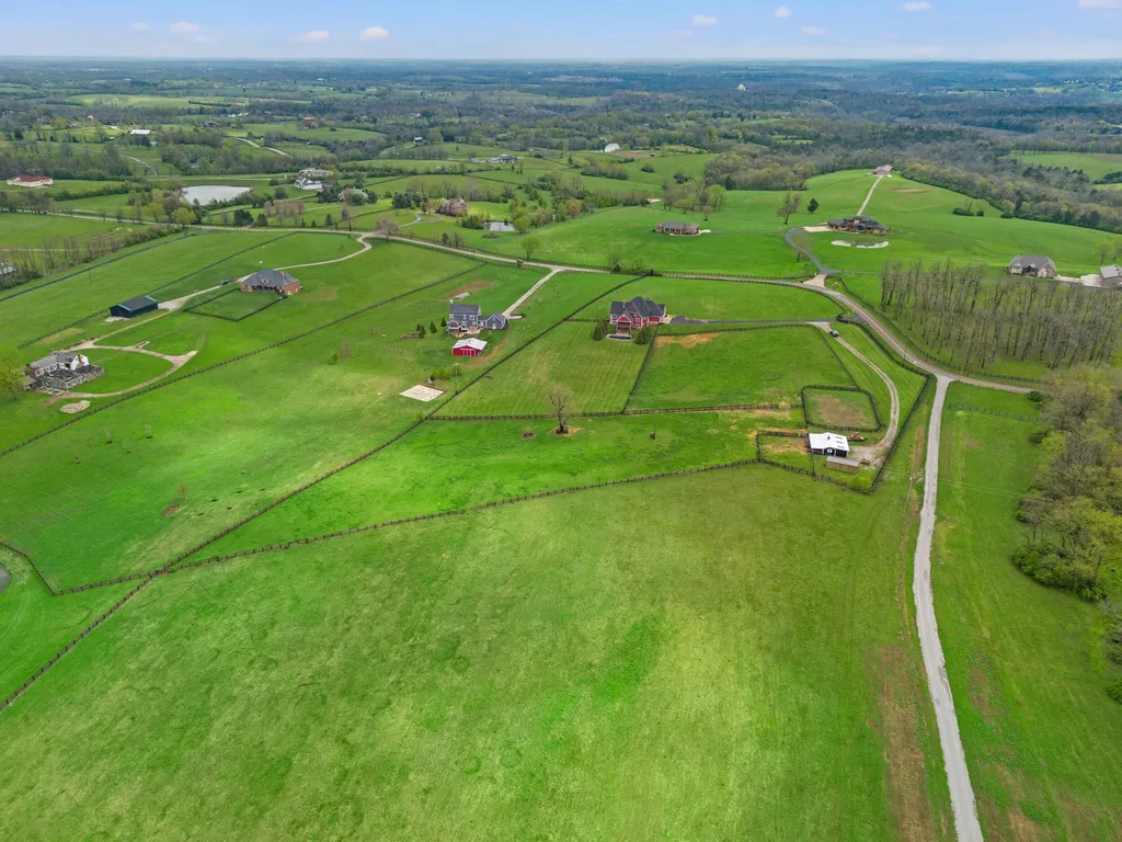 5121 Jacks Creek Pike Lexington KY 40515