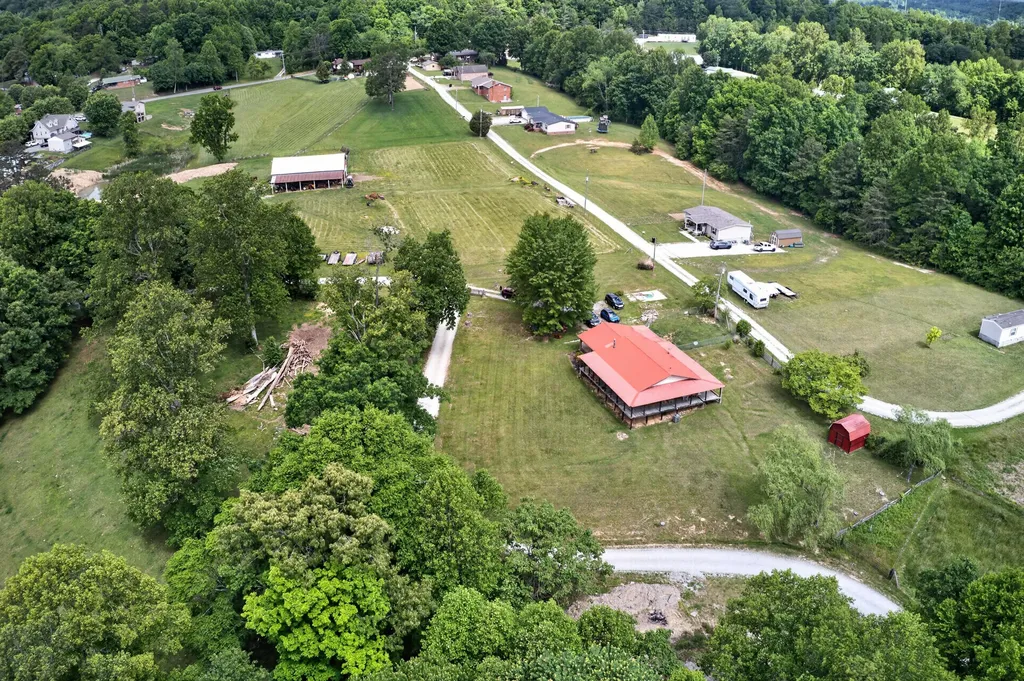 978 State Highway 1064 Woodbine KY 40771