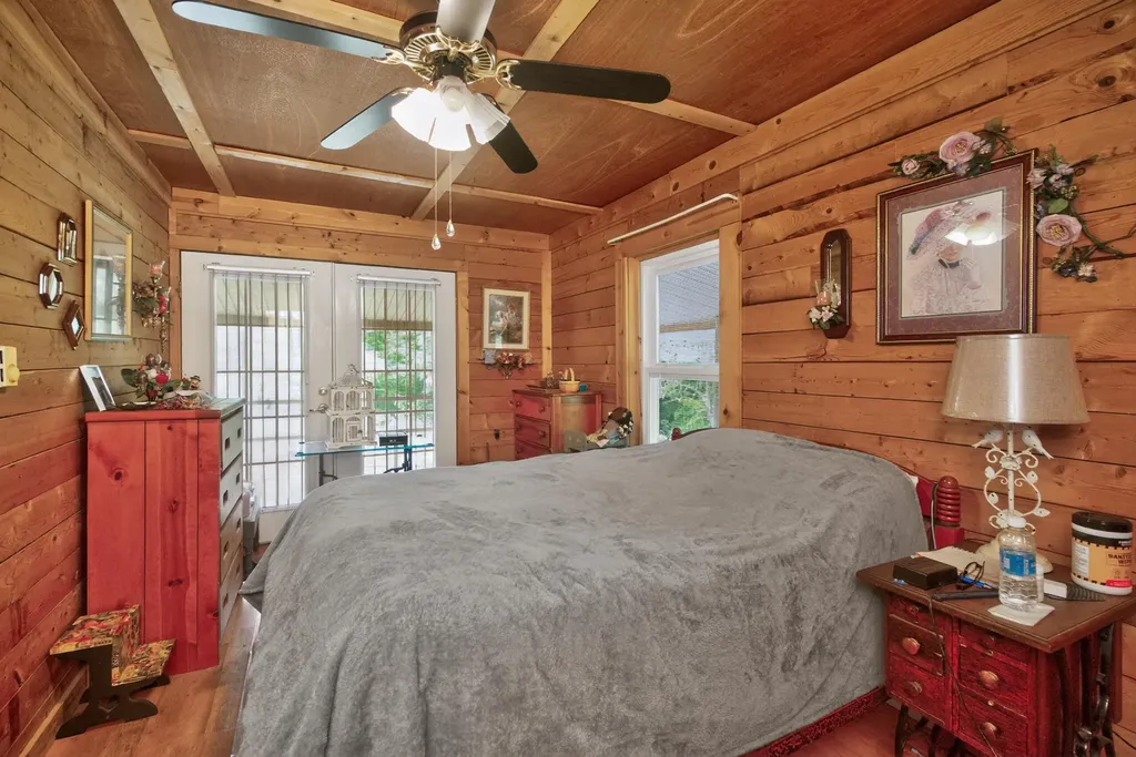 978 State Highway 1064 Woodbine KY 40771