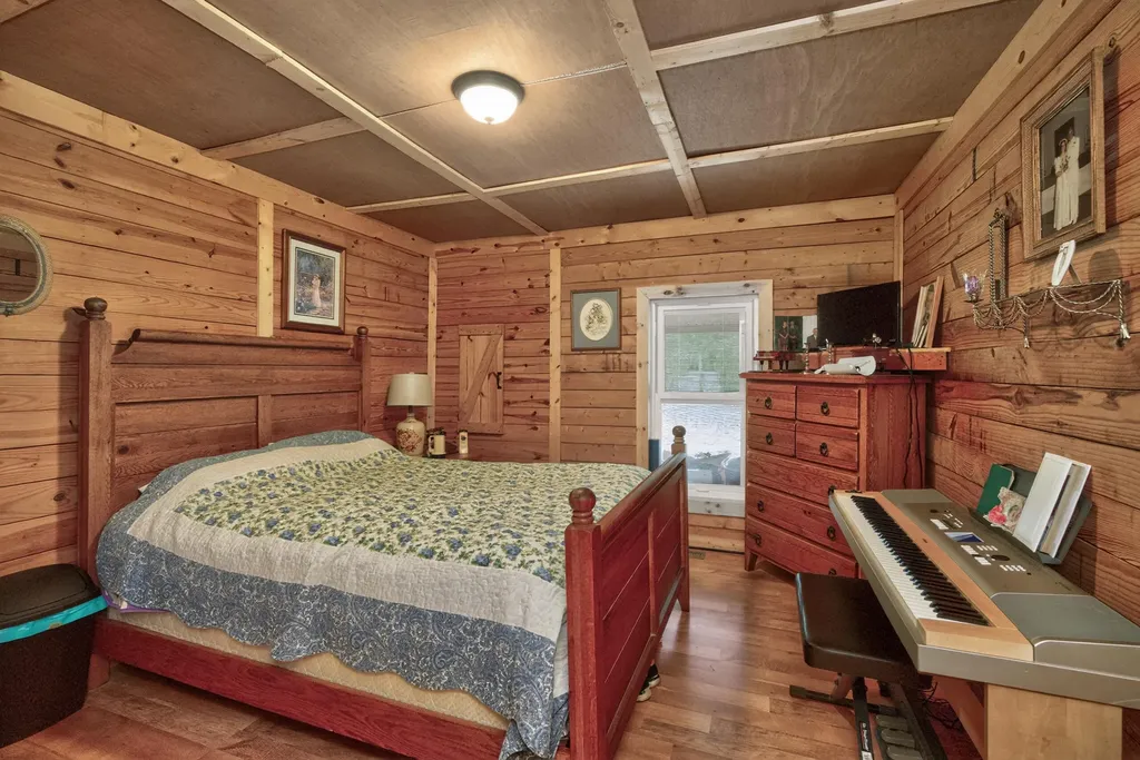 978 State Highway 1064 Woodbine KY 40771