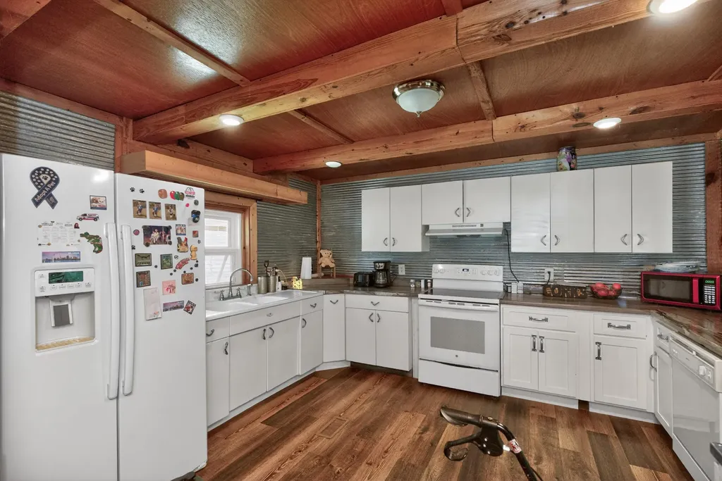 978 State Highway 1064 Woodbine KY 40771