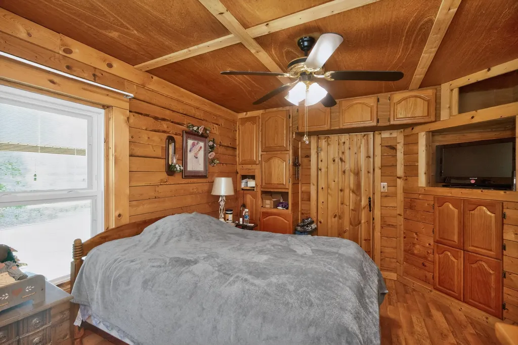 978 State Highway 1064 Woodbine KY 40771
