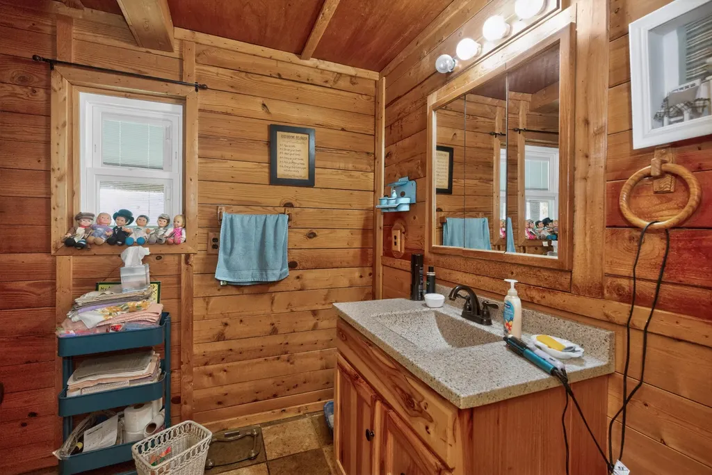 978 State Highway 1064 Woodbine KY 40771
