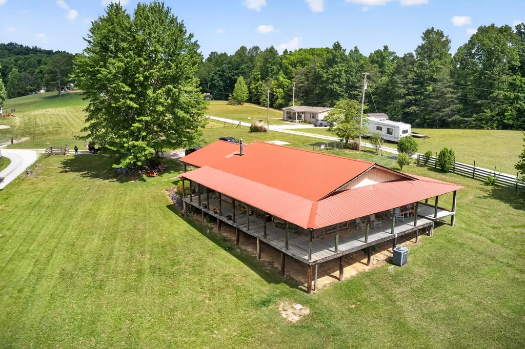 978 State Highway 1064 Woodbine KY 40771
