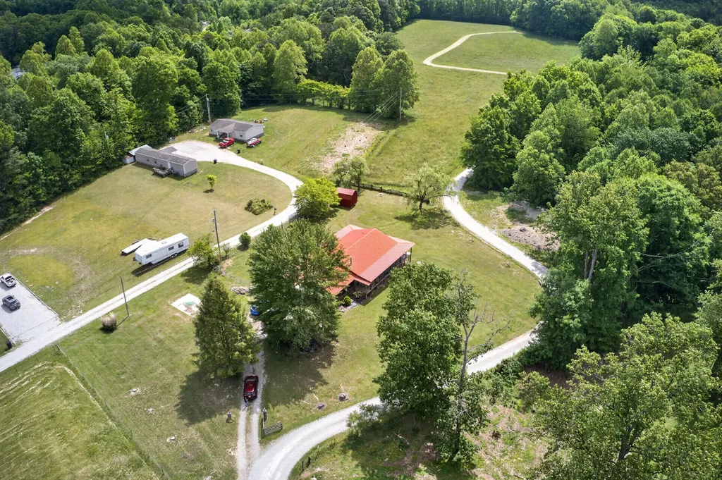 978 State Highway 1064 Woodbine KY 40771