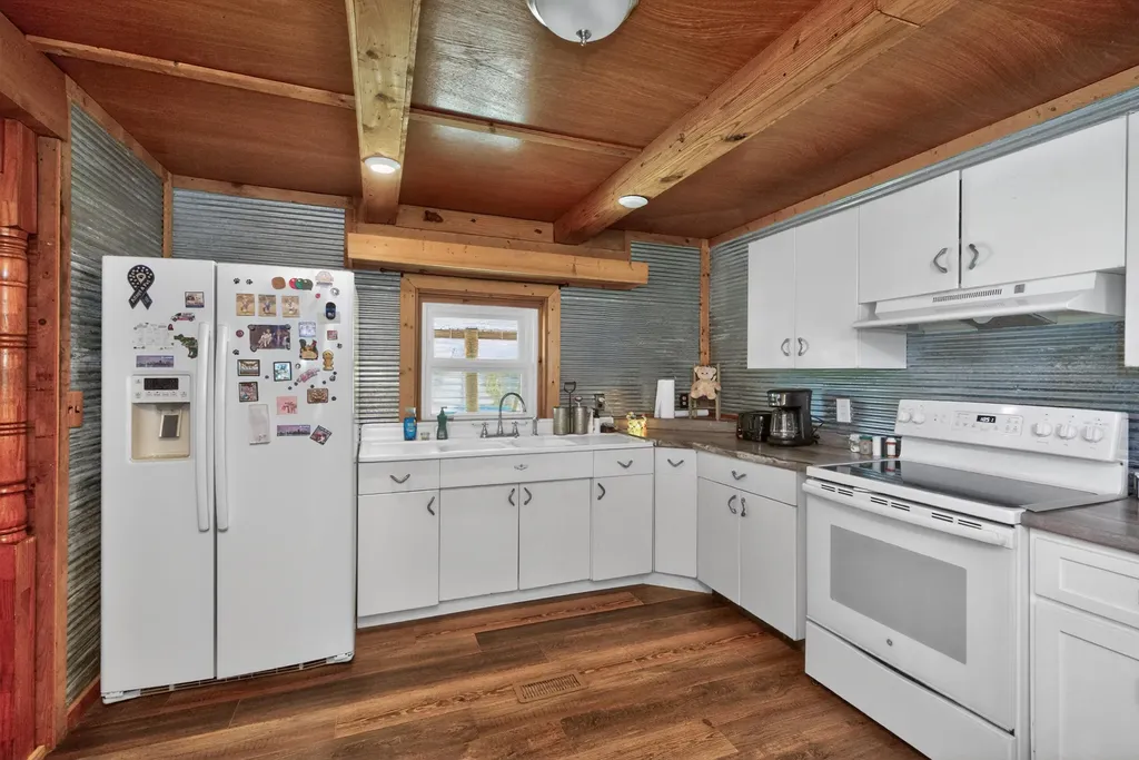 978 State Highway 1064 Woodbine KY 40771