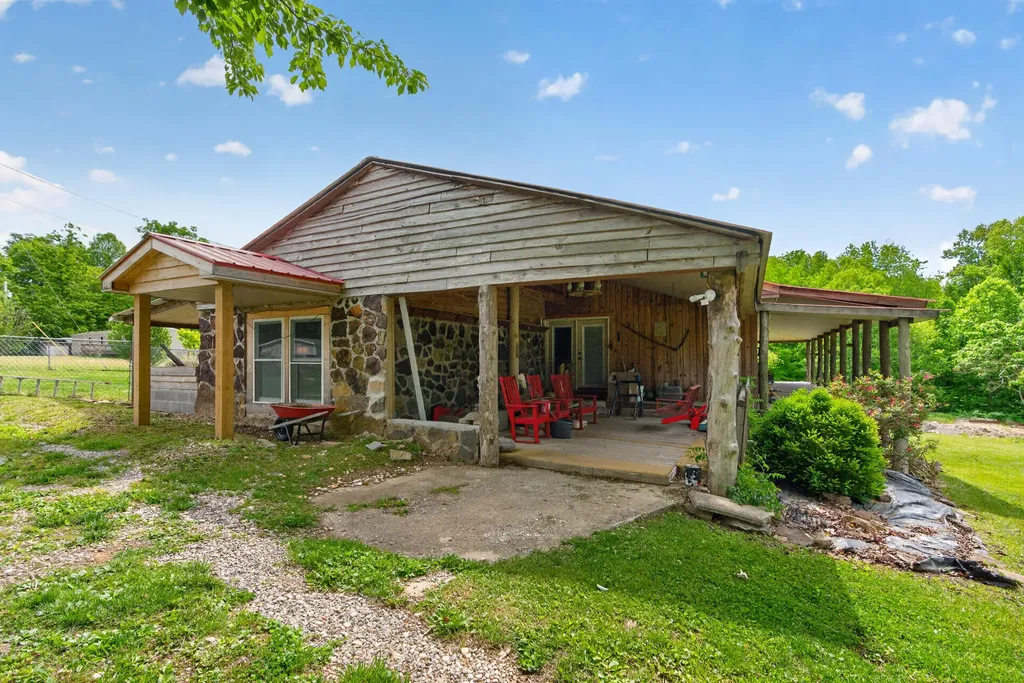 978 State Highway 1064 Woodbine KY 40771
