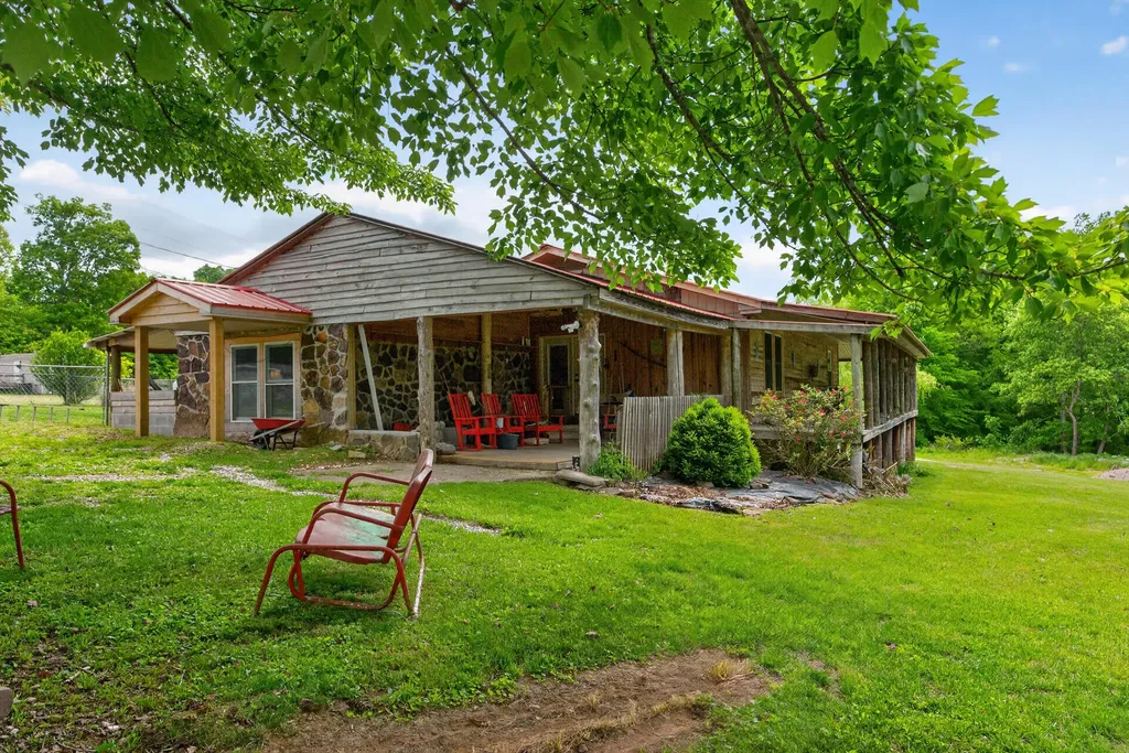 978 State Highway 1064 Woodbine KY 40771