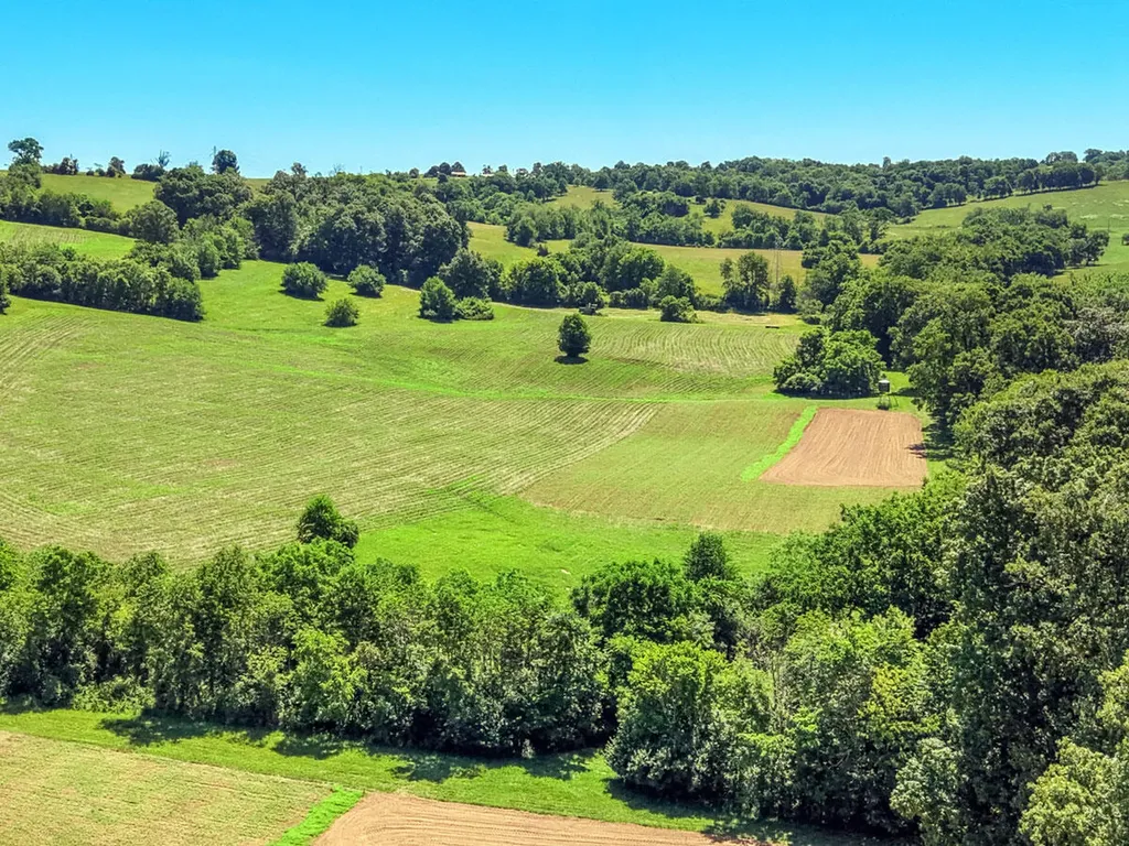 3749 High Bridge Road Lancaster KY 40444