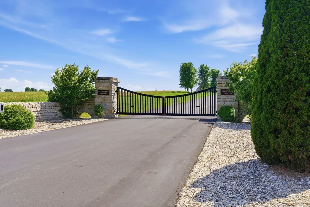 4100 Ambergy Court Lexington KY 40516
